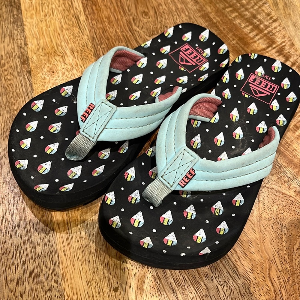Girls Reef flip flops